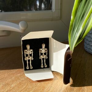 Trop mignonne boucles d’oreille en squelette / Too cute skeleton earrings